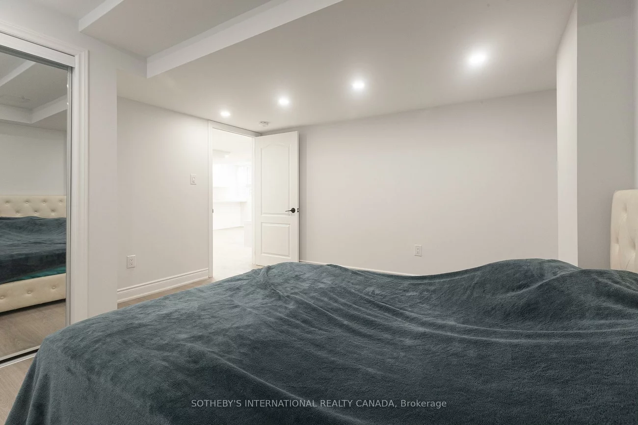 1182, Blueheron, East Credit, Mississauga