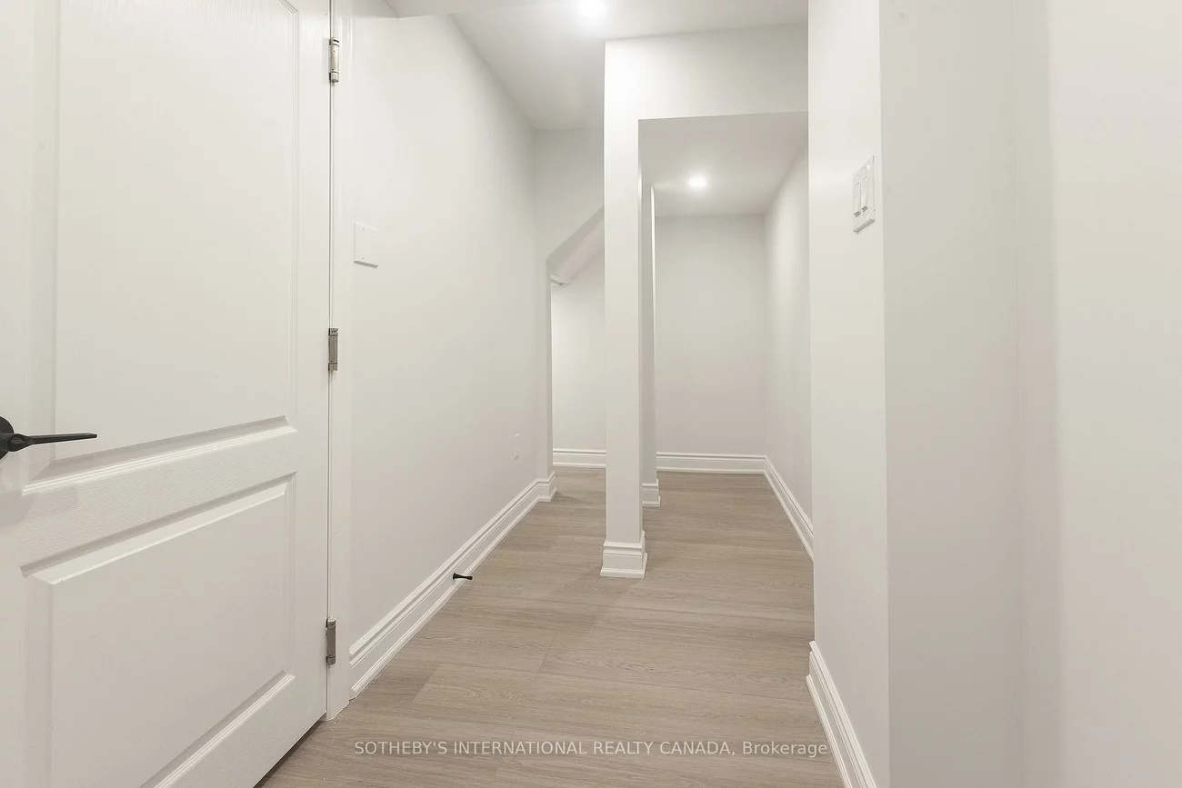 1182, Blueheron, East Credit, Mississauga