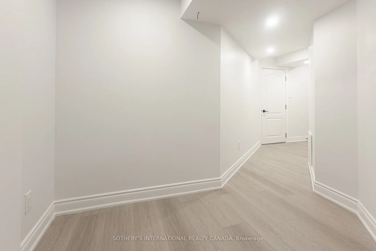 1182, Blueheron, East Credit, Mississauga