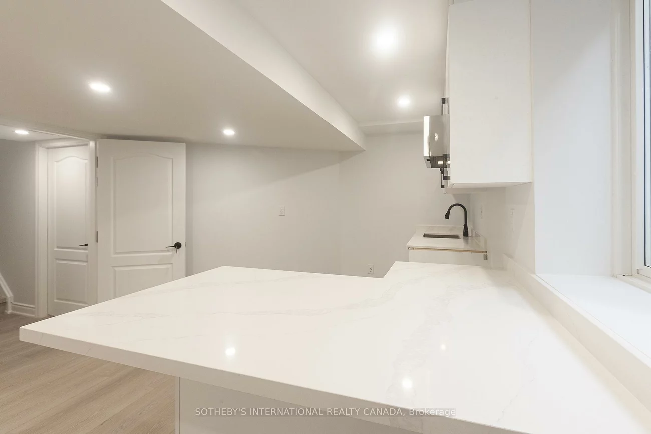 1182, Blueheron, East Credit, Mississauga