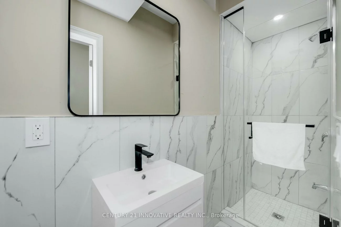 7160, Justine, Malton, Mississauga