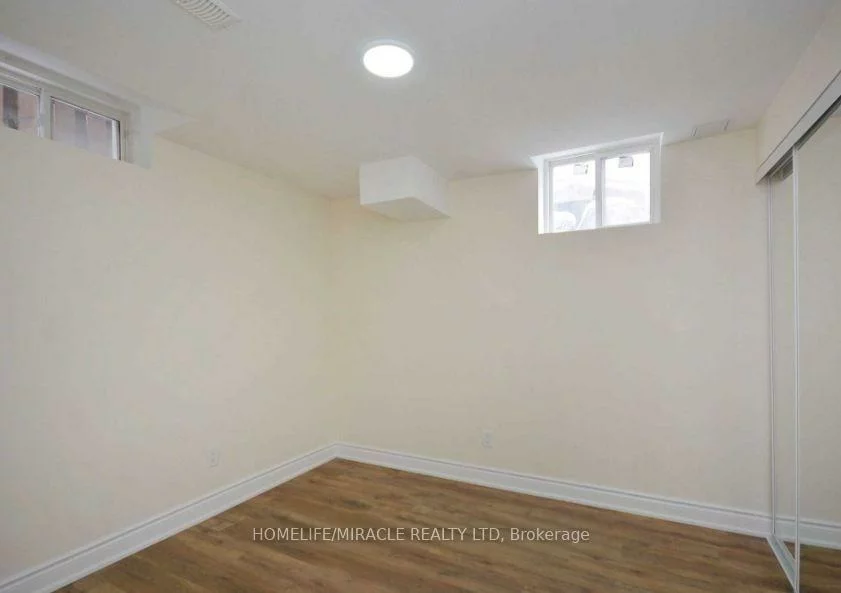 833, Mays, East Credit, Mississauga