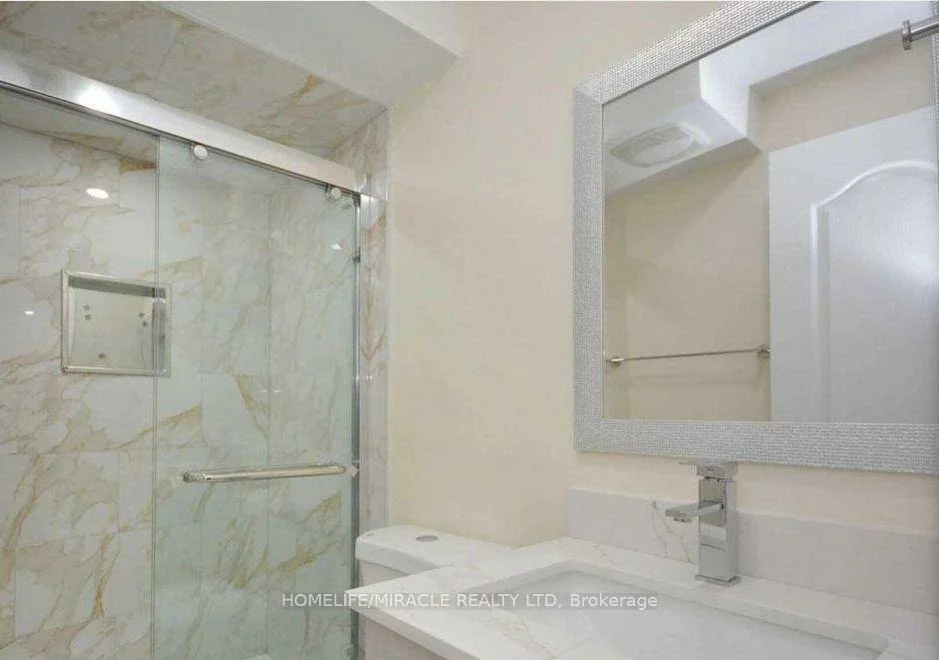 833, Mays, East Credit, Mississauga