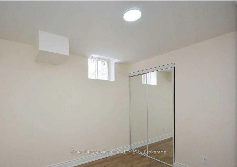 833, Mays, East Credit, Mississauga