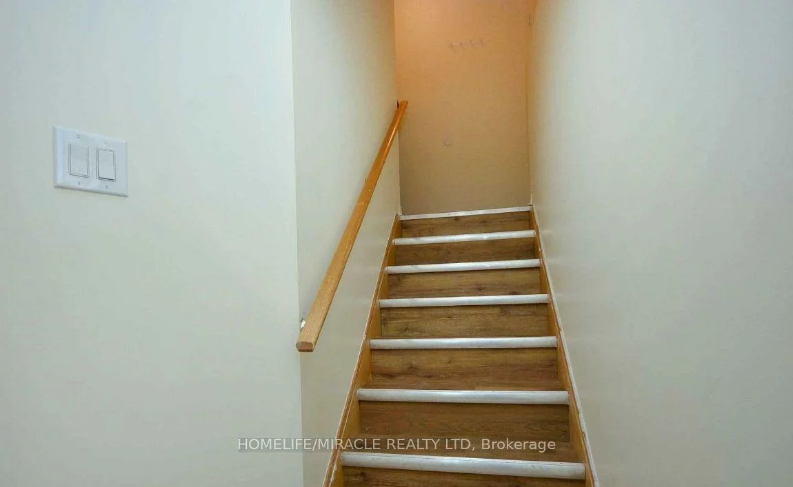 833, Mays, East Credit, Mississauga