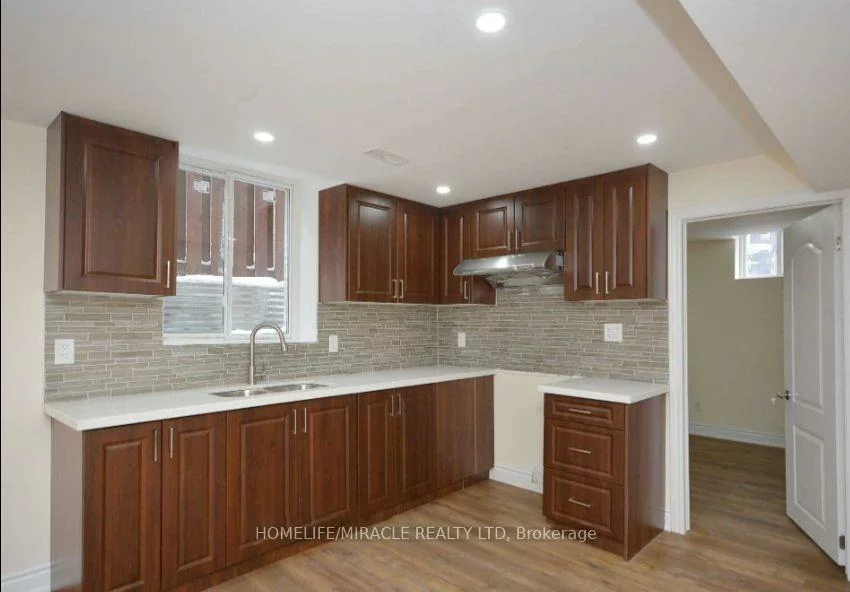 833, Mays, East Credit, Mississauga