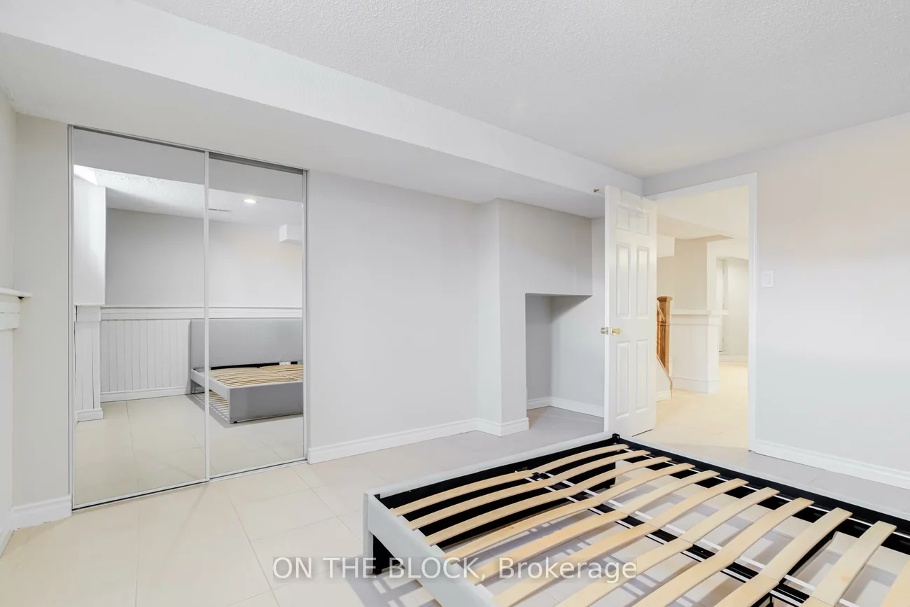 409, Silverthorne, Hurontario, Mississauga