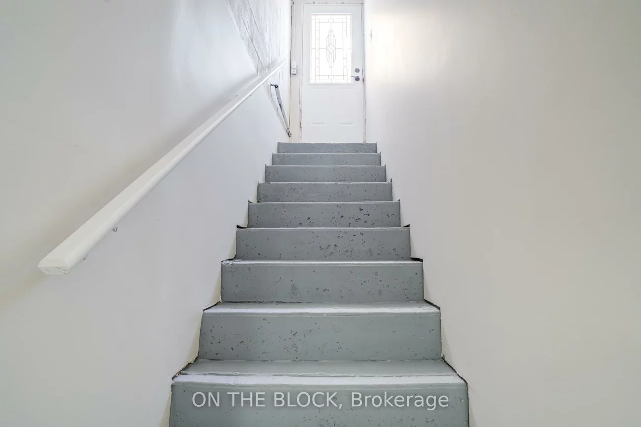 409, Silverthorne, Hurontario, Mississauga