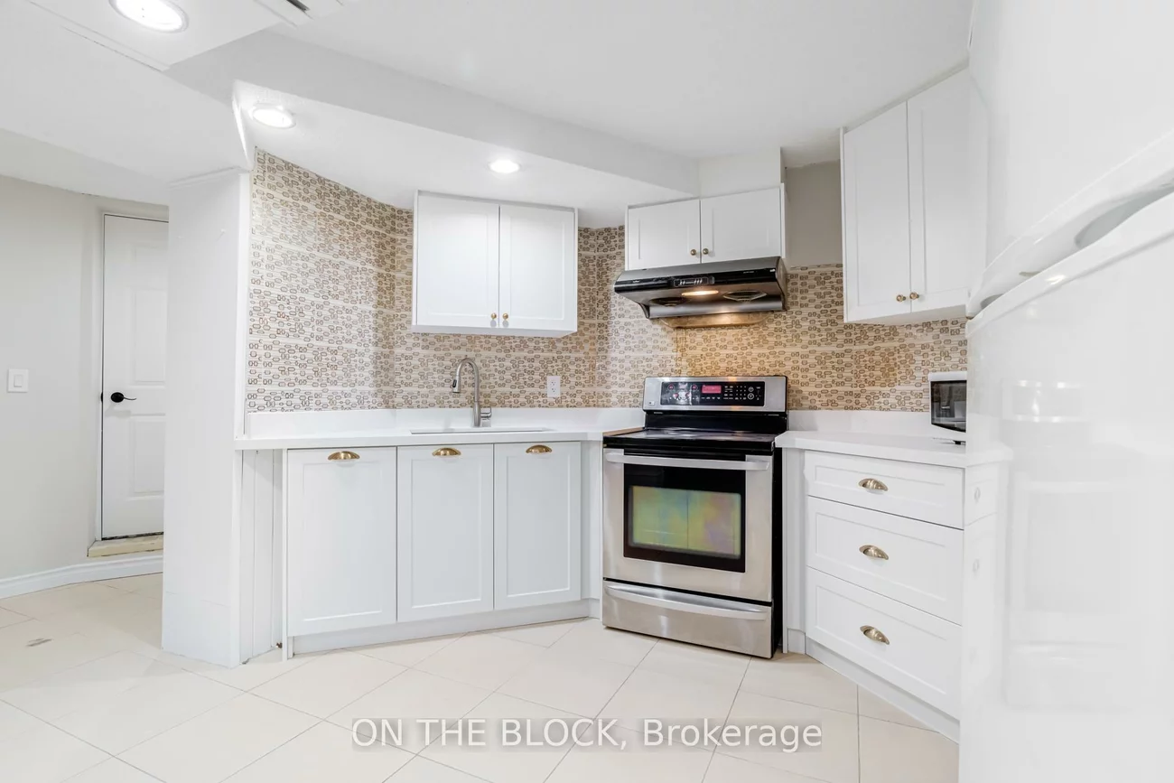 409, Silverthorne, Hurontario, Mississauga