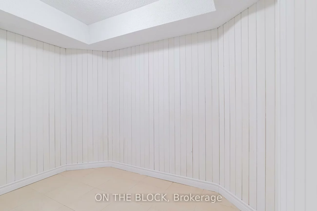 409, Silverthorne, Hurontario, Mississauga