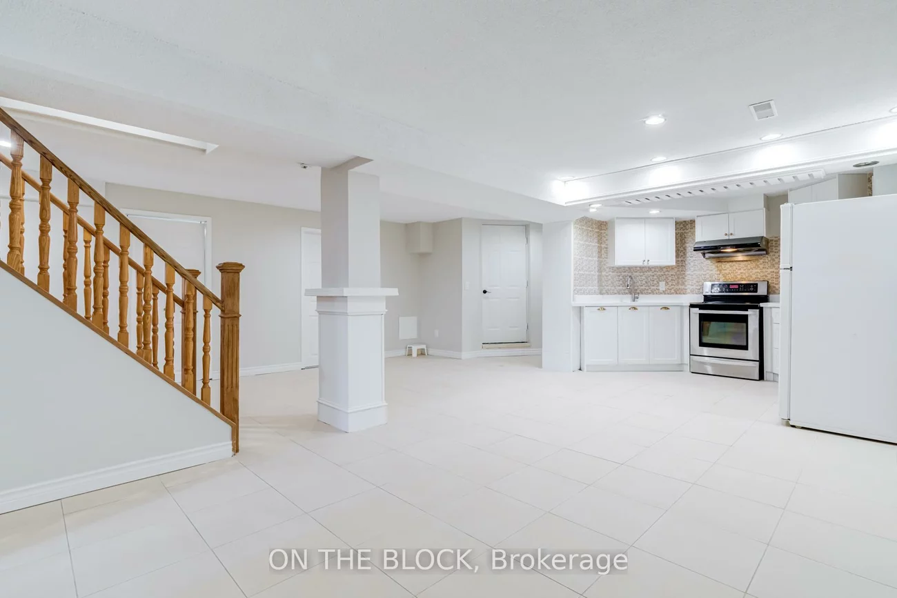 409, Silverthorne, Hurontario, Mississauga