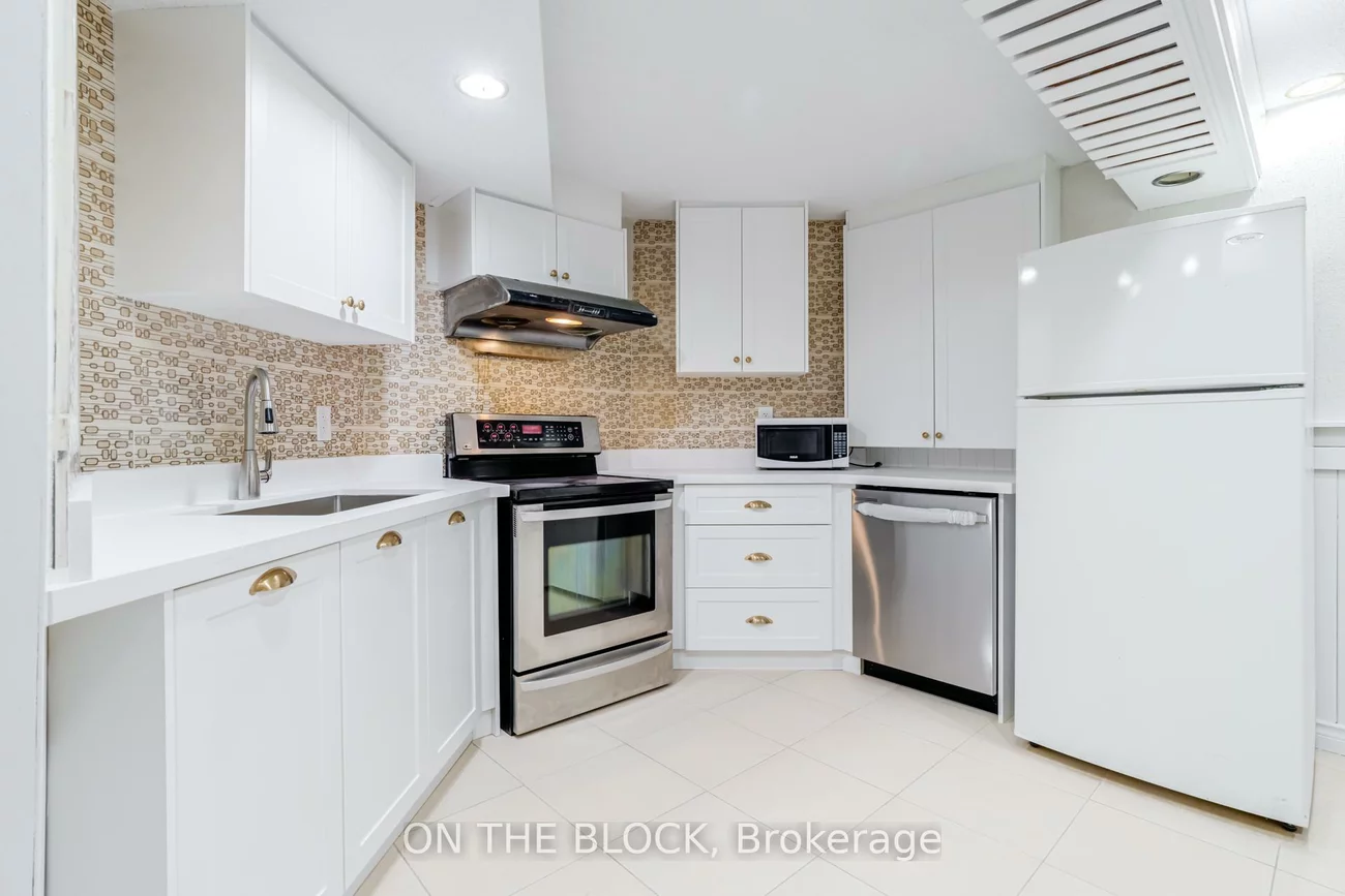 409, Silverthorne, Hurontario, Mississauga