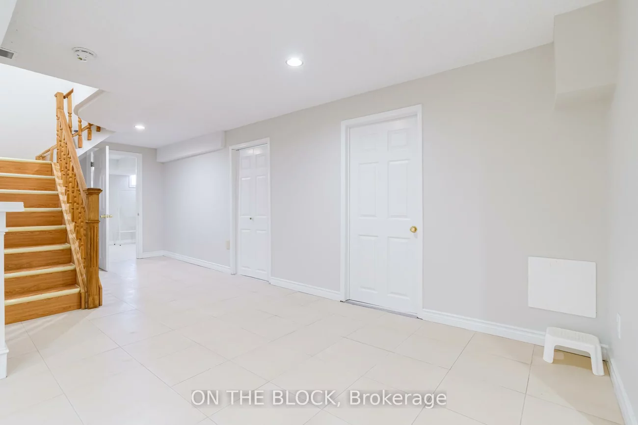 409, Silverthorne, Hurontario, Mississauga