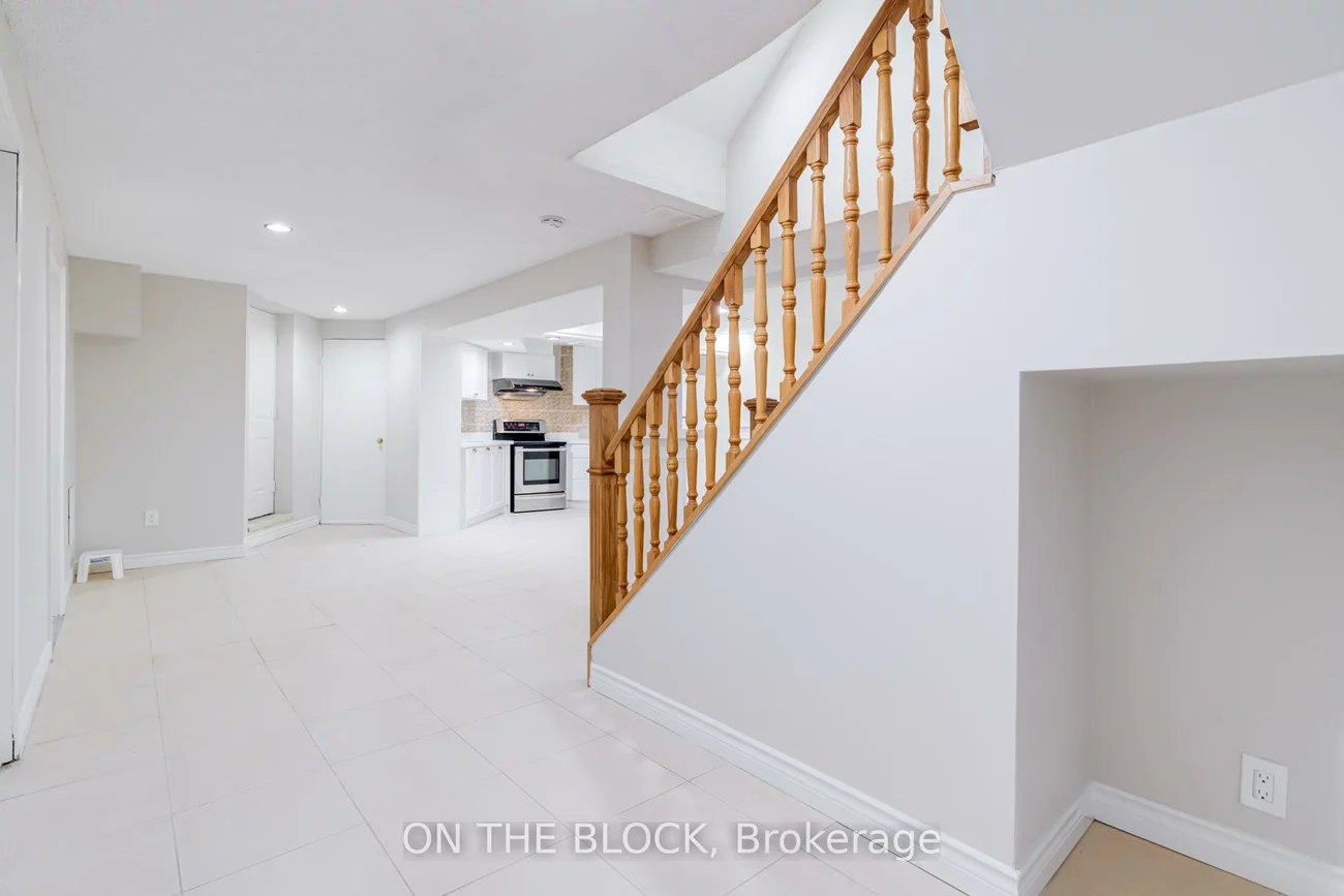 409, Silverthorne, Hurontario, Mississauga