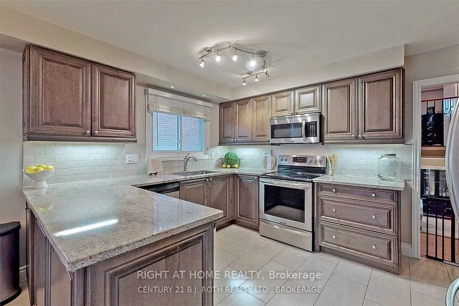 1658, Corkstone, Rathwood, Mississauga