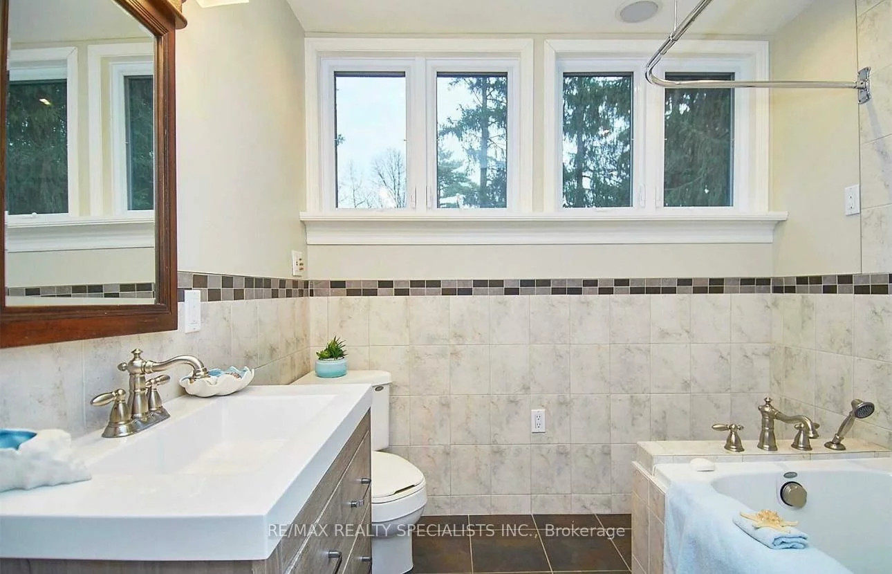 1395, Lorne Park, Lorne Park, Mississauga