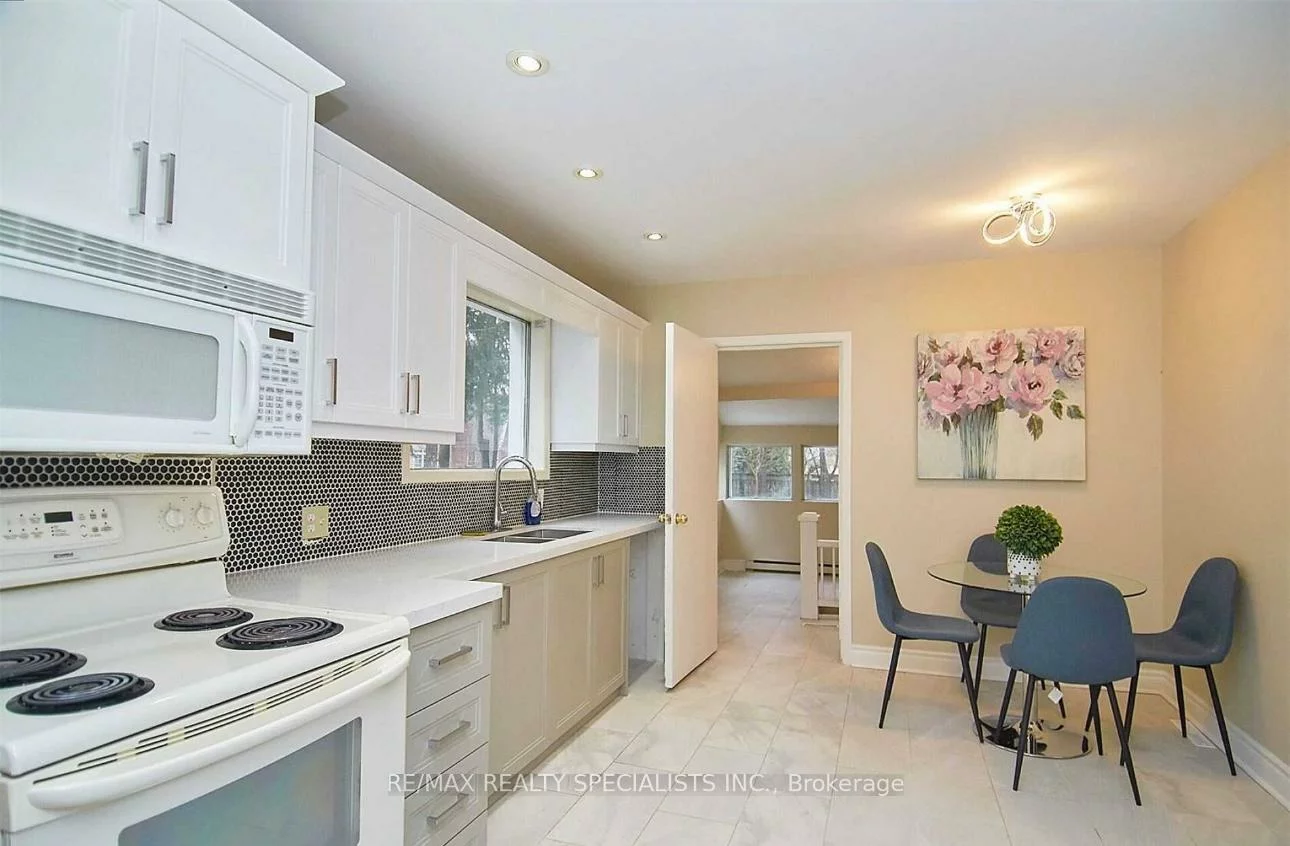 1395, Lorne Park, Lorne Park, Mississauga