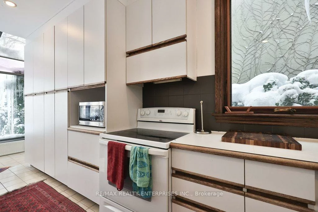 48, Cumberland, Port Credit, Mississauga