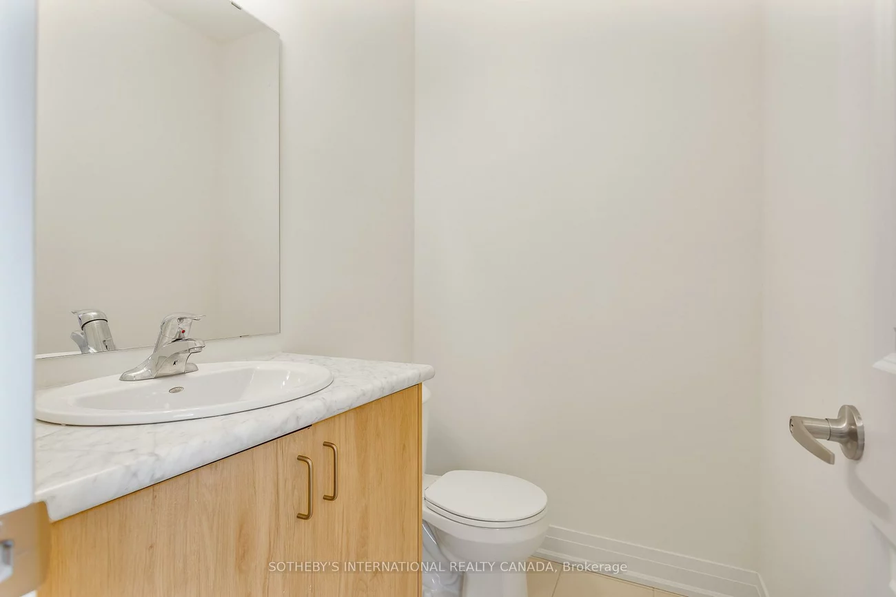 197, Wyndham, Streetsville, Mississauga