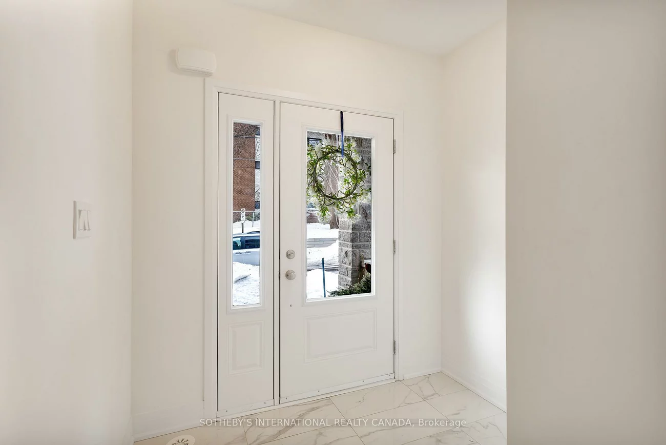 197, Wyndham, Streetsville, Mississauga