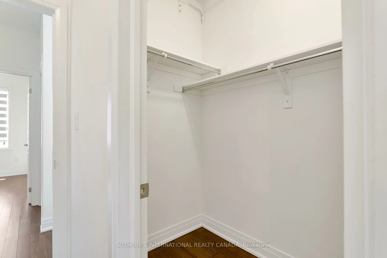 197, Wyndham, Streetsville, Mississauga