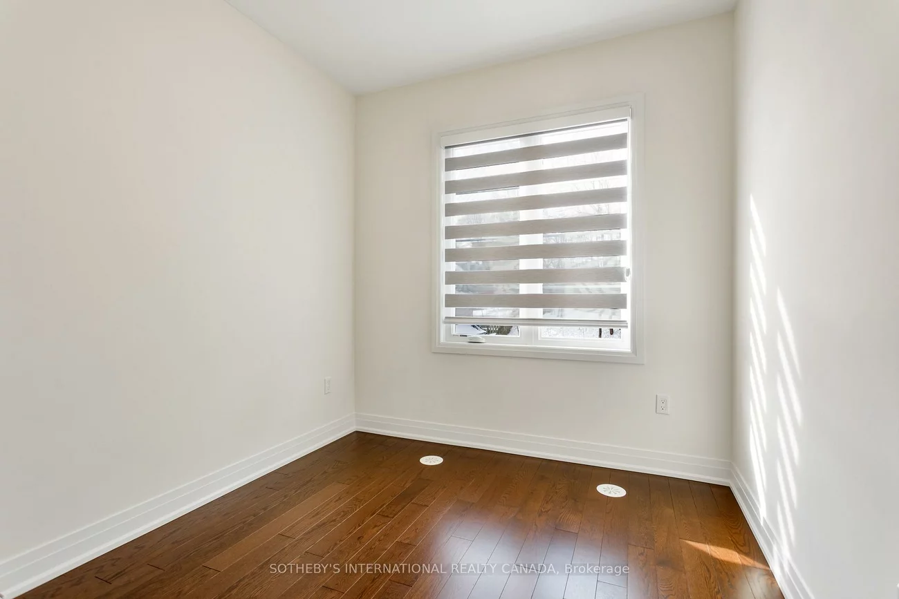 197, Wyndham, Streetsville, Mississauga