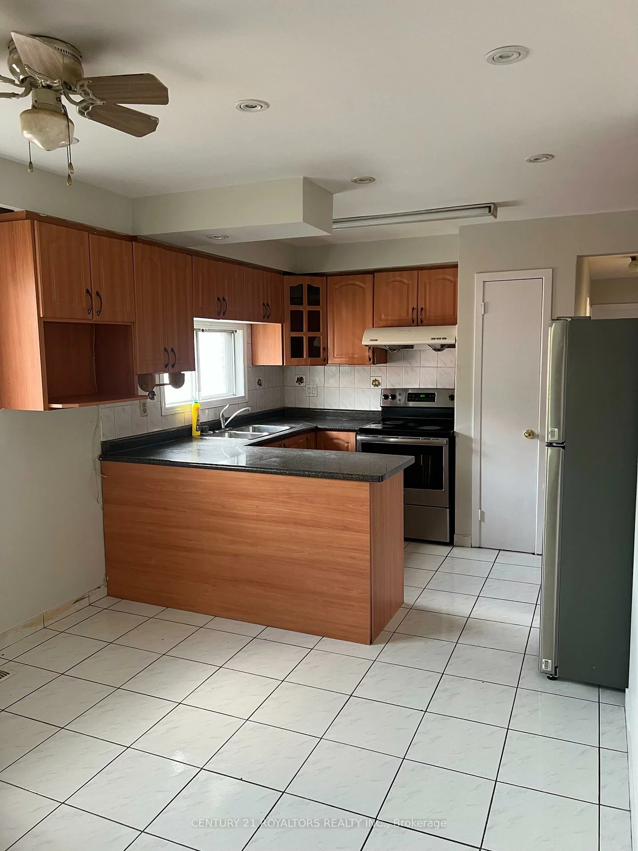 7242, Sills, Malton, Mississauga