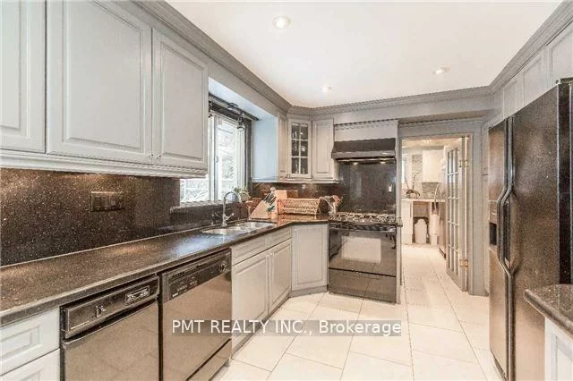 754, Dack, Port Credit, Mississauga