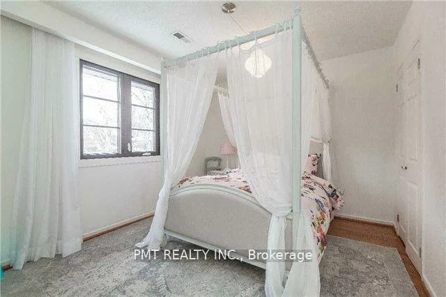 754, Dack, Port Credit, Mississauga