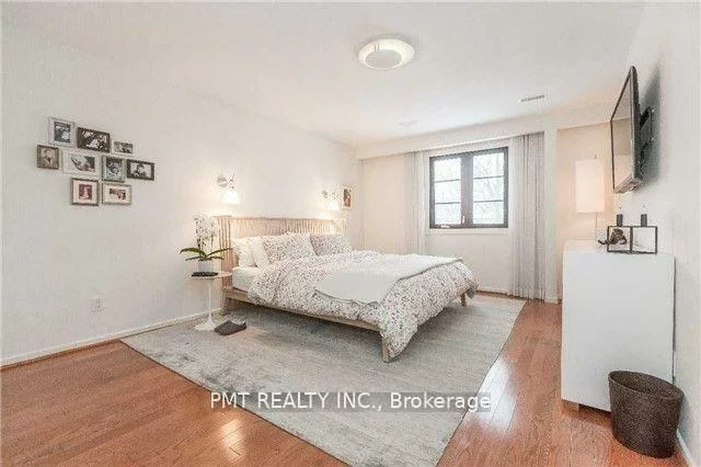 754, Dack, Port Credit, Mississauga