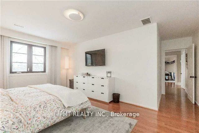 754, Dack, Port Credit, Mississauga