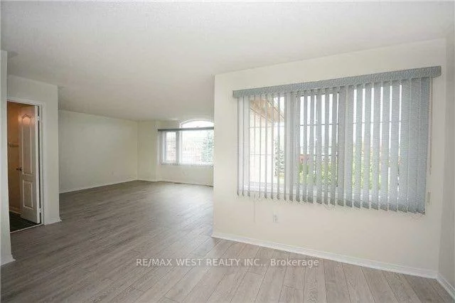 5758, Greensboro, Central Erin Mills, Mississauga