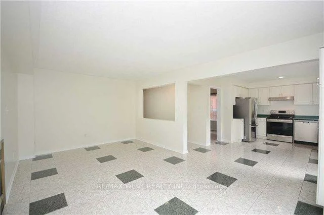 5758, Greensboro, Central Erin Mills, Mississauga