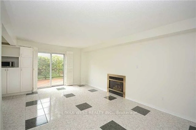 5758, Greensboro, Central Erin Mills, Mississauga