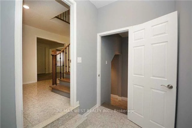 5758, Greensboro, Central Erin Mills, Mississauga