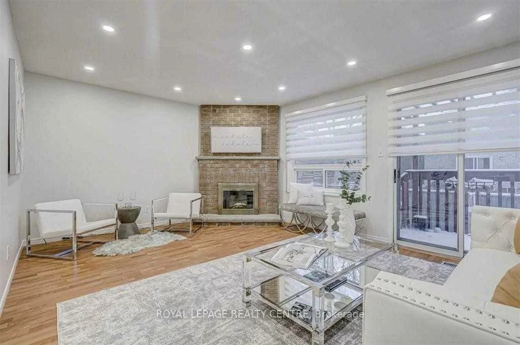 390, Wendron, Hurontario, Mississauga