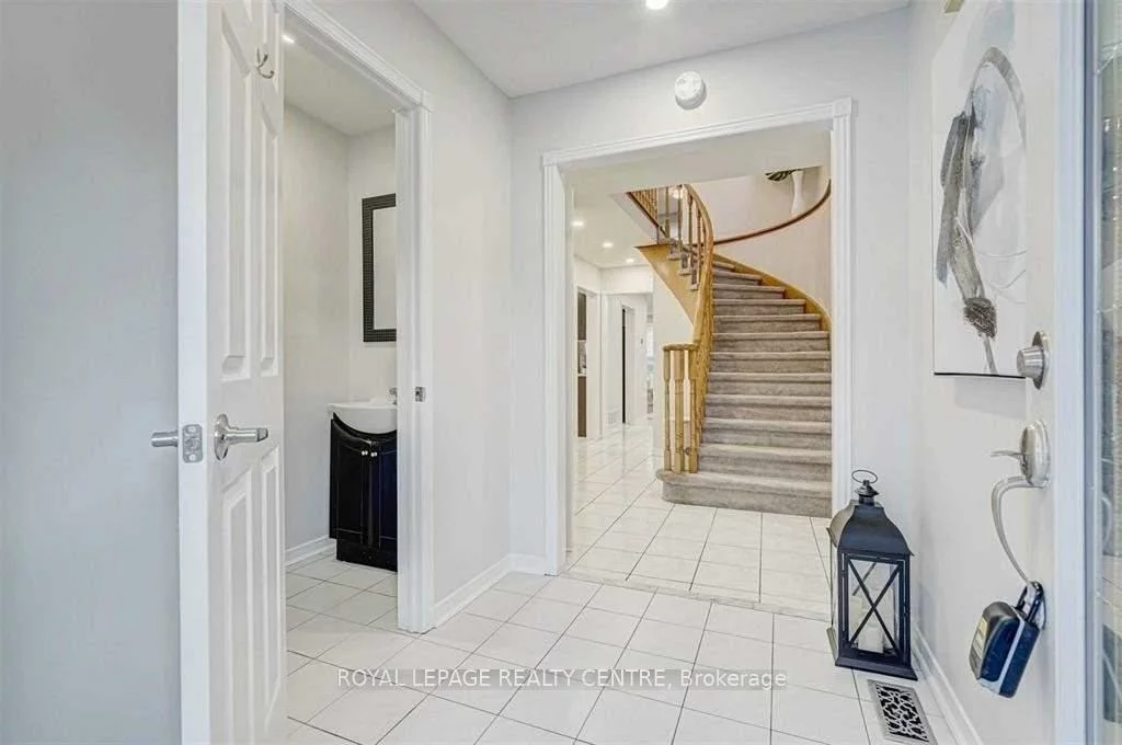 390, Wendron, Hurontario, Mississauga