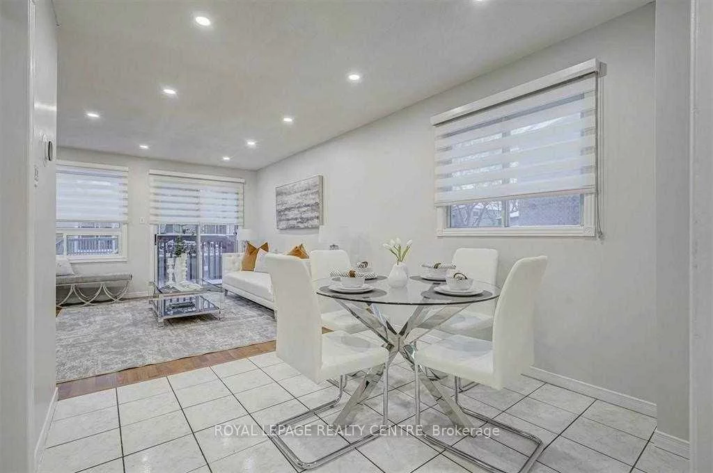 390, Wendron, Hurontario, Mississauga