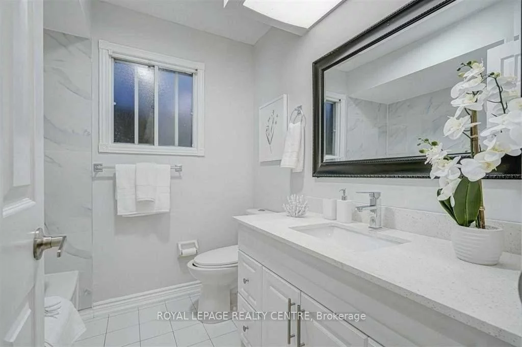 390, Wendron, Hurontario, Mississauga