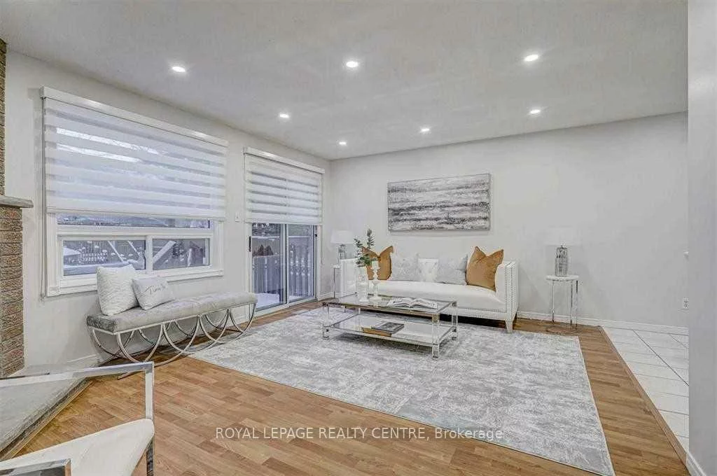 390, Wendron, Hurontario, Mississauga