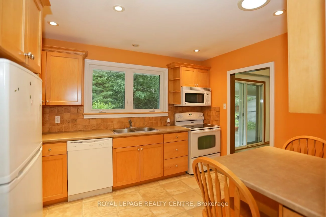 2341, Genevieve, Cooksville, Mississauga