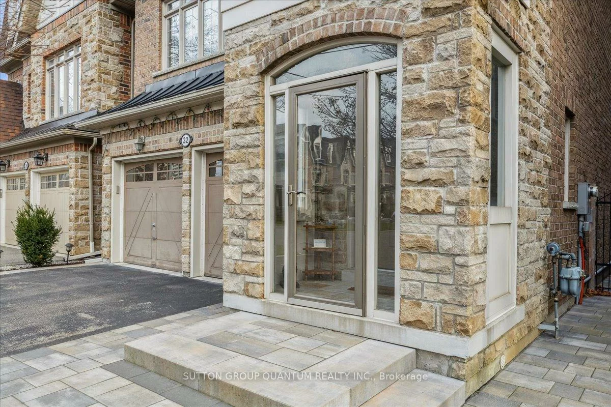 32, Harborn, Cooksville, Mississauga