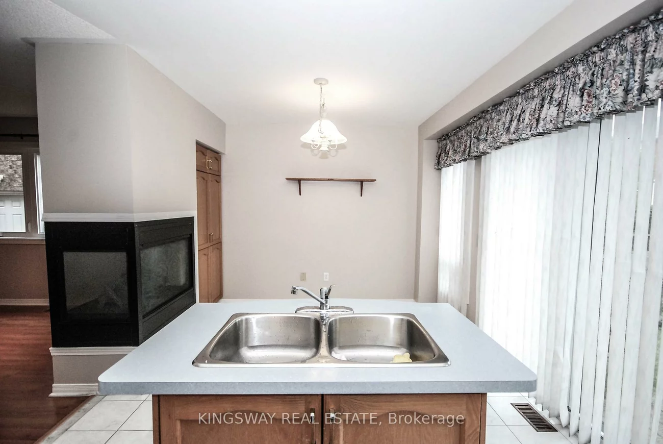 5468, Palmerston, Central Erin Mills, Mississauga