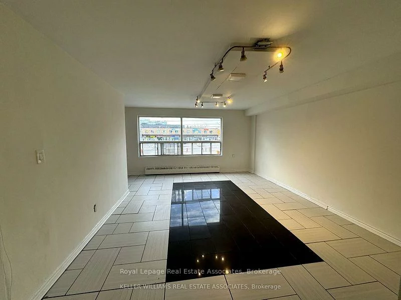 3071, Hurontario, Cooksville, Mississauga