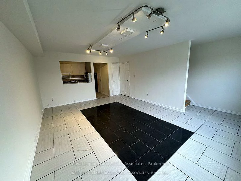 3071, Hurontario, Cooksville, Mississauga