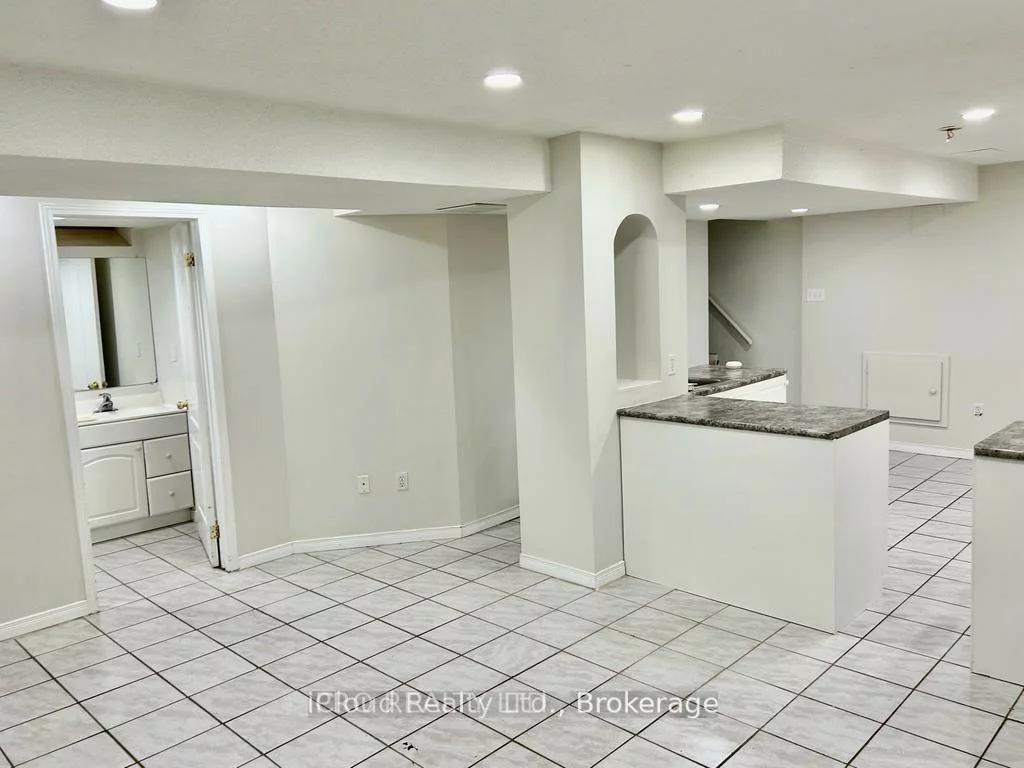 3755, Althorpe- Basement, Lisgar, Mississauga
