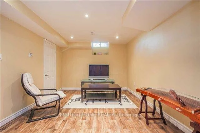 801, Edgehill, Lorne Park, Mississauga