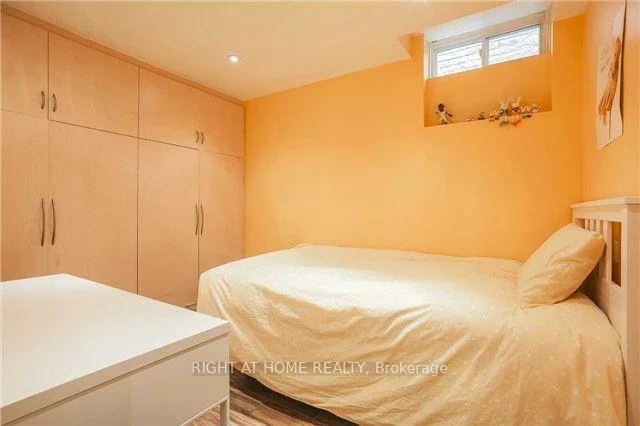 801, Edgehill, Lorne Park, Mississauga