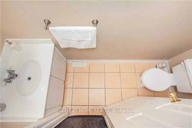 801, Edgehill, Lorne Park, Mississauga