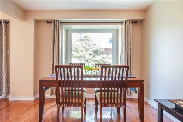 801, Edgehill, Lorne Park, Mississauga